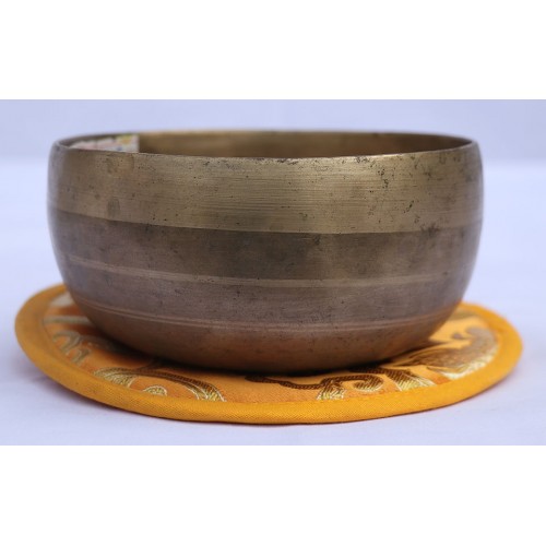 EARTHDAY (SOUND OF THE DAY) - Planetary, Healing, Therapeutic, Handmade Jambati Real Antique Singing Bowl (Normal Antique) EARTHDAY (SOUND OF THE DAY) - Planetary, Healing, Therapeutic, Handmade Jambati Real Antique Singing Bowl (Normal Antique)